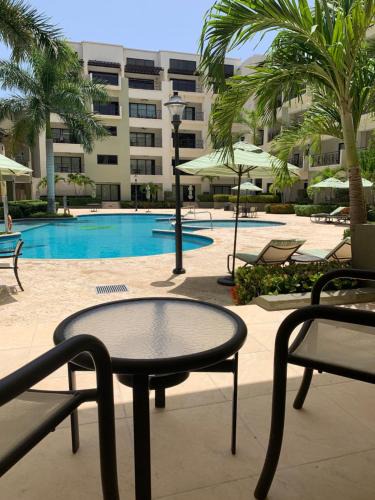 Washington Apartment | 112: 1-Bedroom Grd floor condo w/patio. Palm Beach