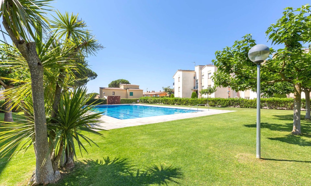 Calella de Palafrugell Apartment | 1CB K2 -2 Bedroom apartment in a very quiet area with garden and communal pool near the beach of Calella de Palafrugell