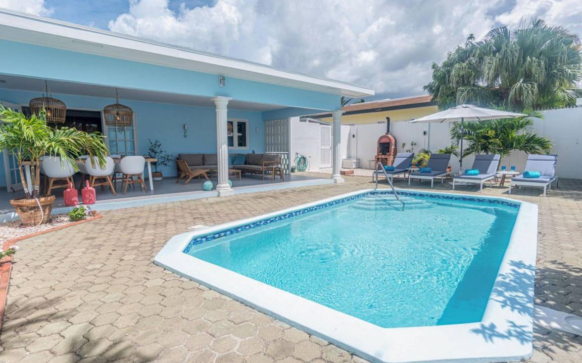Oranjestad Villa | 250 m² Villa ∙ 3 bedrooms ∙ 6 guests