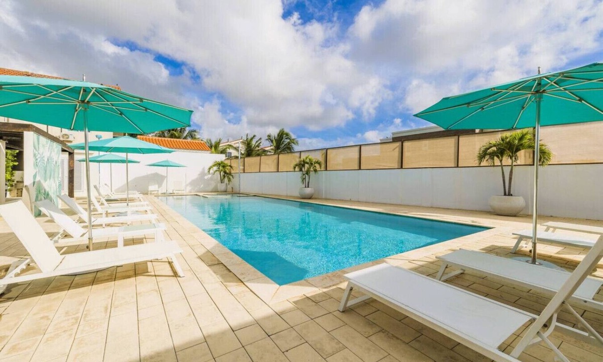Washington House | 2BR/2BA 4MINS to Beach at LUX Villa 5 by Bocobay