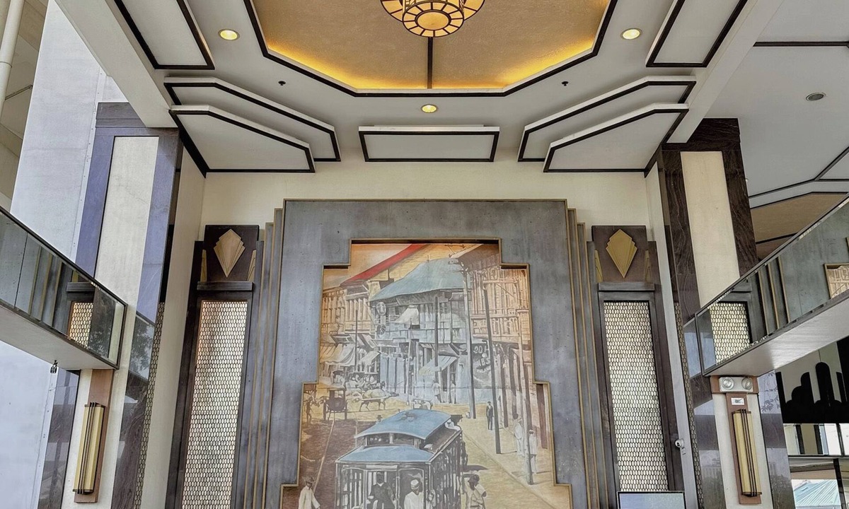 Ermita Condo | 2BR Gem in MNL w/Pool, Fast WiFi, Netflix Near Luneta US Embassy & Intramuros