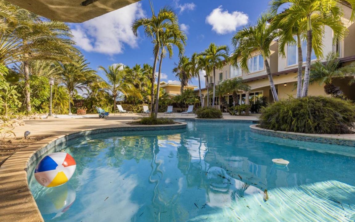 Malmok Villa | 400 m² Villa ∙ 5 bedrooms ∙ 12 guests