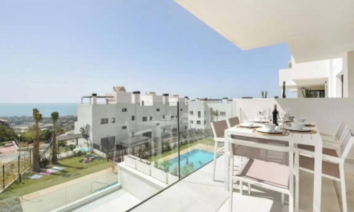 Benalmadena Apartment | Absolute Luxury: Sea View Apartment with Pool