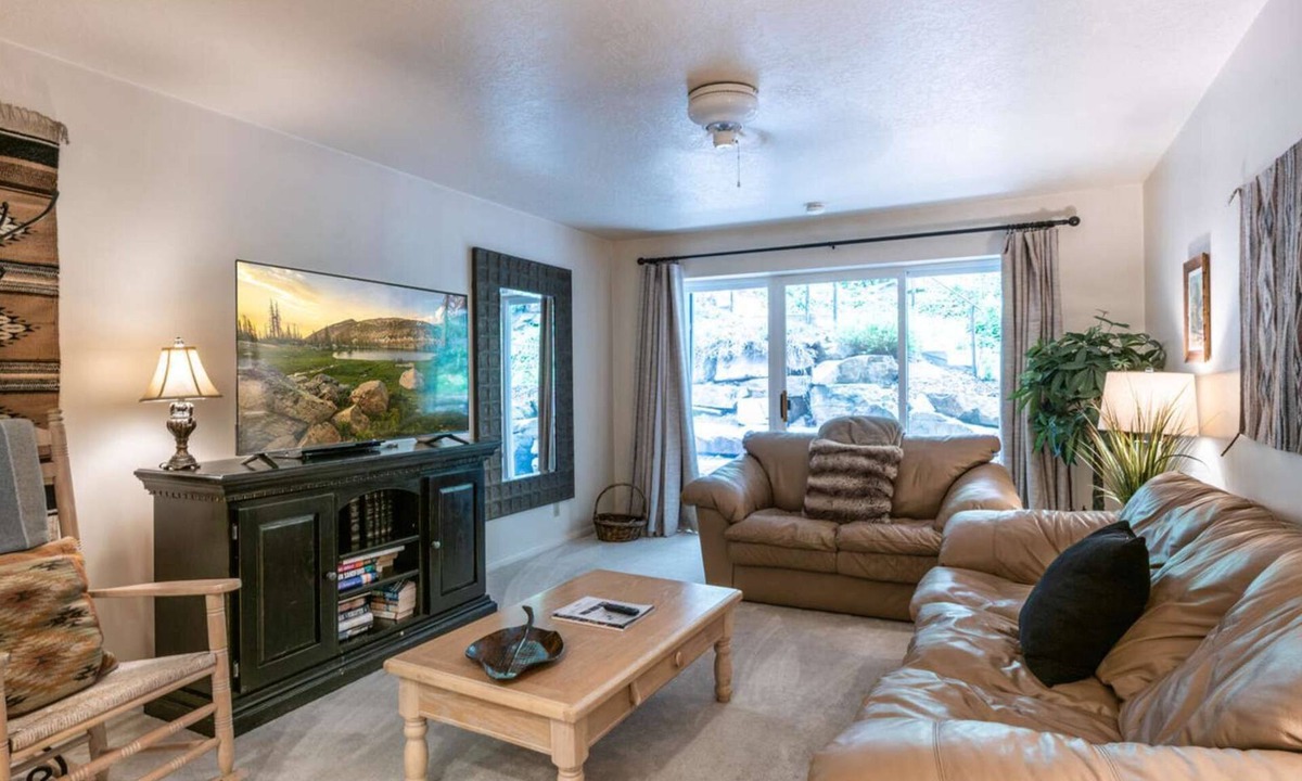 Downtown Park City Condo | Alpine chic spacious 1 Bedroom Condo Located at the top of Main Street - Cleaning fees included!