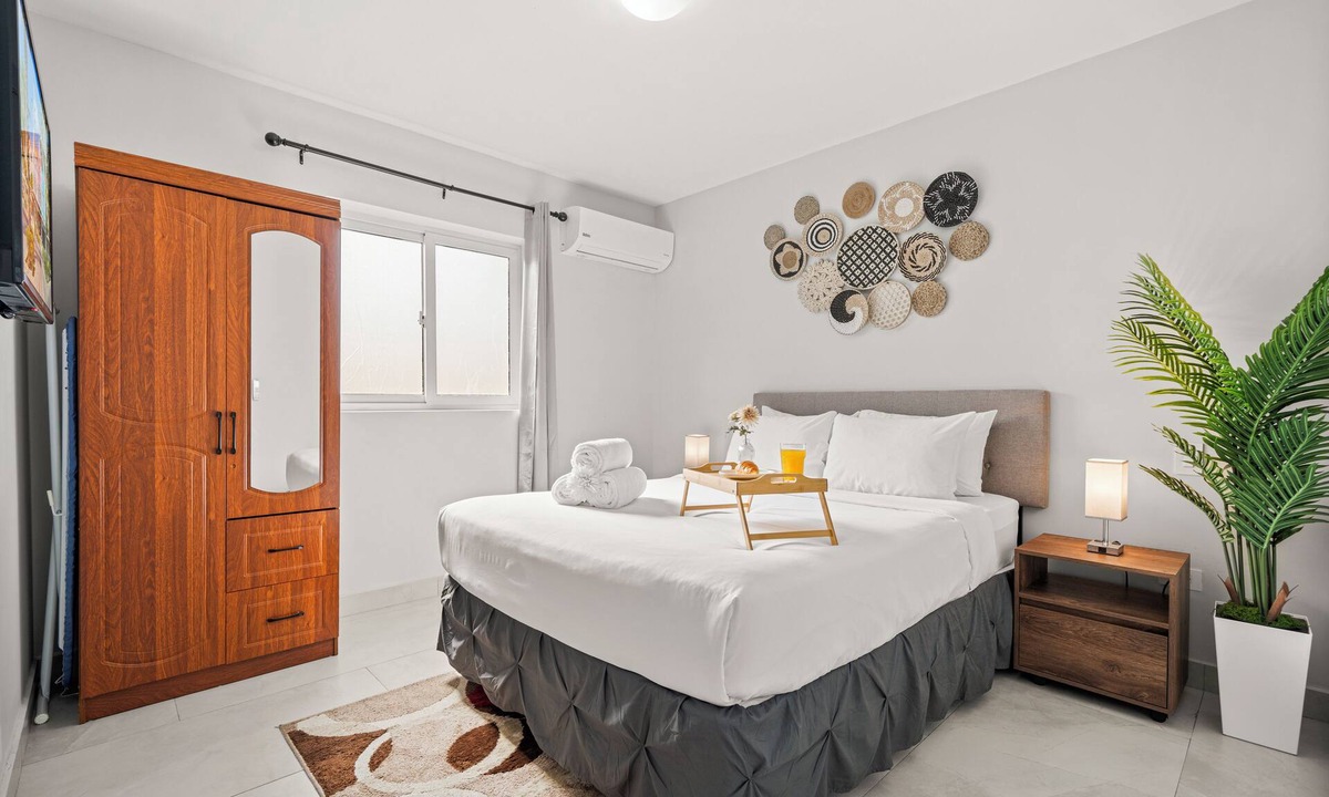Ponton Apartment | Aruba Comfort Retreat, 2BR w/Pool, BBQ, Gated Property on a Prime Location!