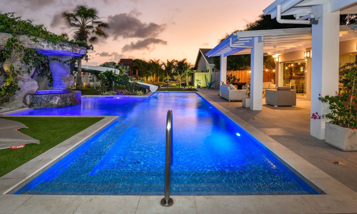Alto Vista Villa | "Aruba Oasis: Stunning 14-Person Villa on VRBO!"