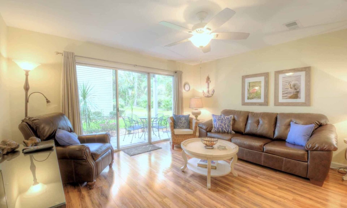 Demere Park Condo | AUGUST DEAL! GROUND FLOOR-CLOSE TO BEACH VILLAGE PIER RESTAURANTS. DOG FRIENDLY!