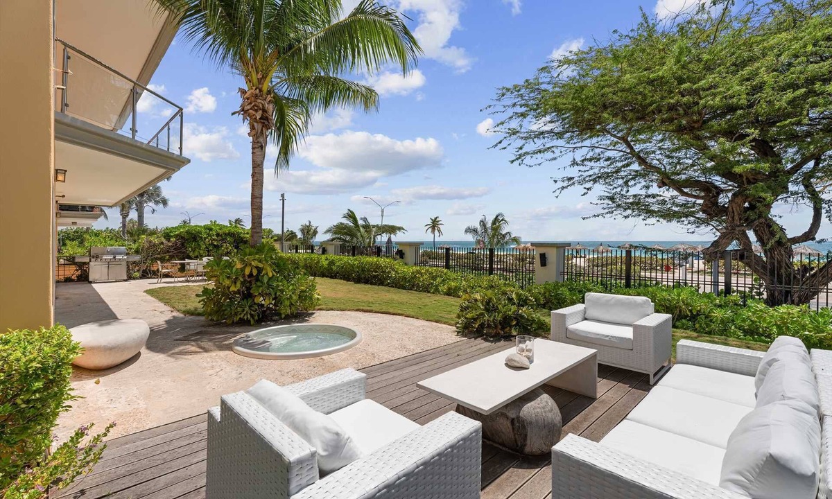 Oranjestad-West Condo | Beachfront - Grand Regency 5BR condo - BG131
