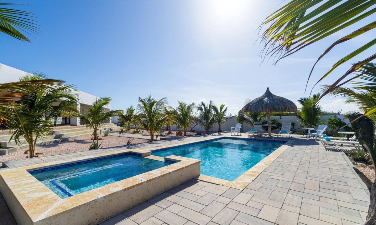 Sero Colorado House | Beautiful 3BR2.5BA Home w/Pool Close 2 Baby Beach