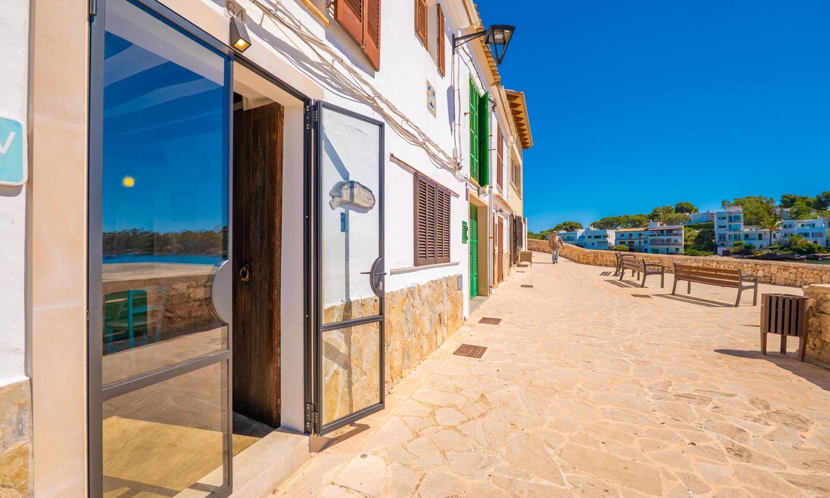 Portopetro House | CAS PADRINS (PORTOPETRO) - Picturesque house in front of the sea in Portopetro with free W