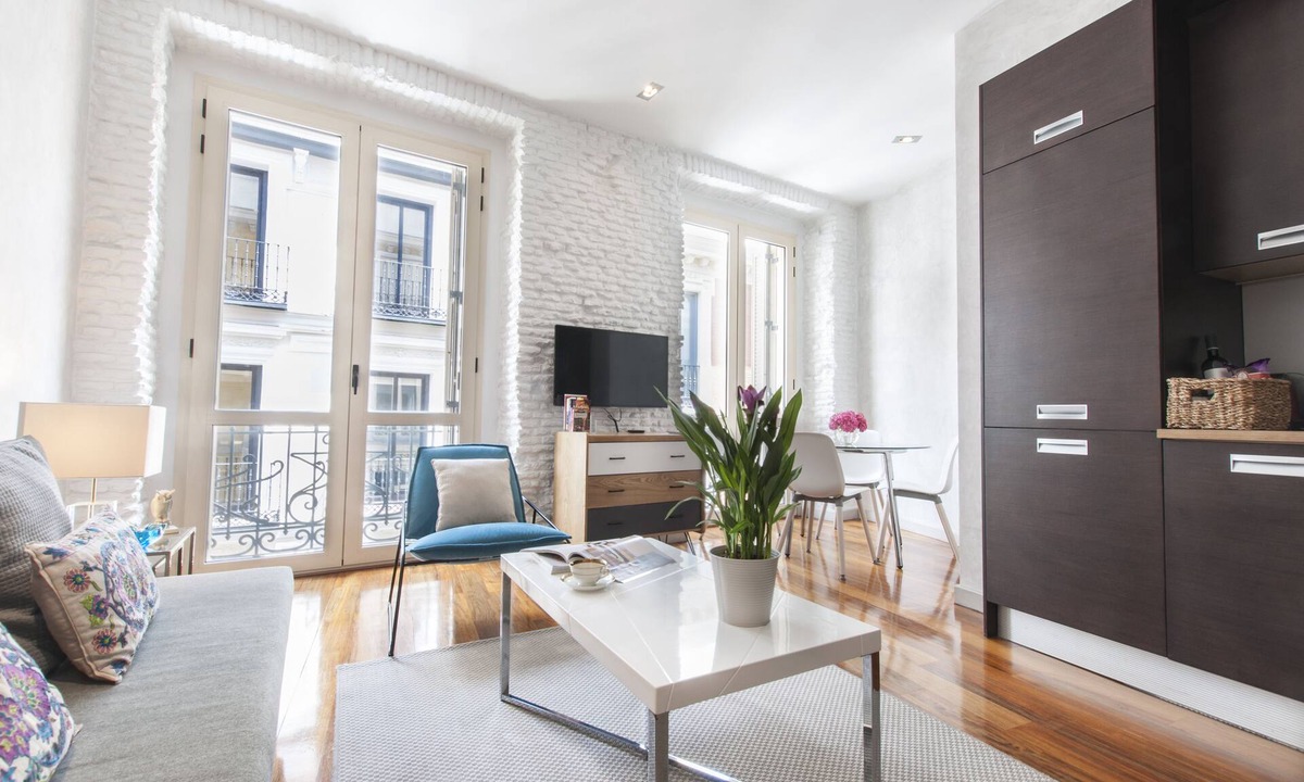 Huertas Apartment | Central Madrid. Barrio Letras, Walking distance to Museums, Plazas and GranVia