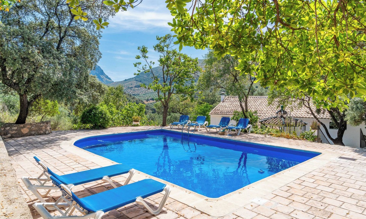 Priego de Cordoba Cottage | Cerro de la Cruz, a charming farmhouse with excellent views, PLANETRURAL