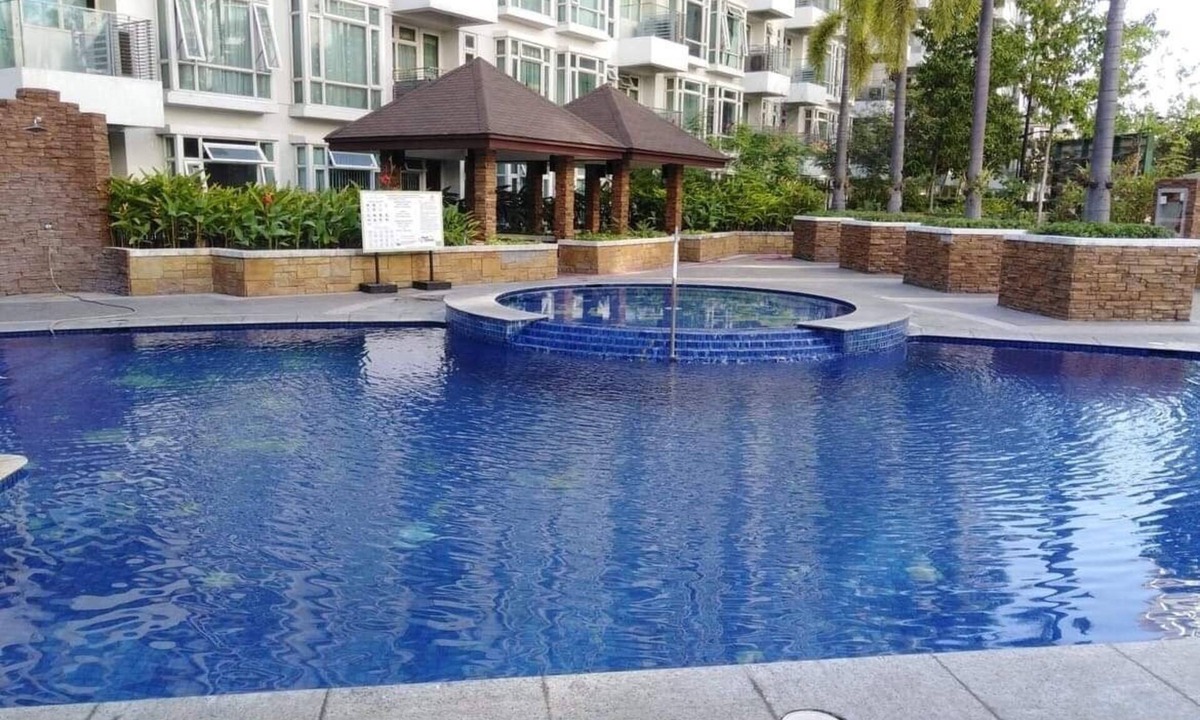 Pasay Condo | CF10C The Parkside Villas, Family room with kichen, dining,living area & balcony