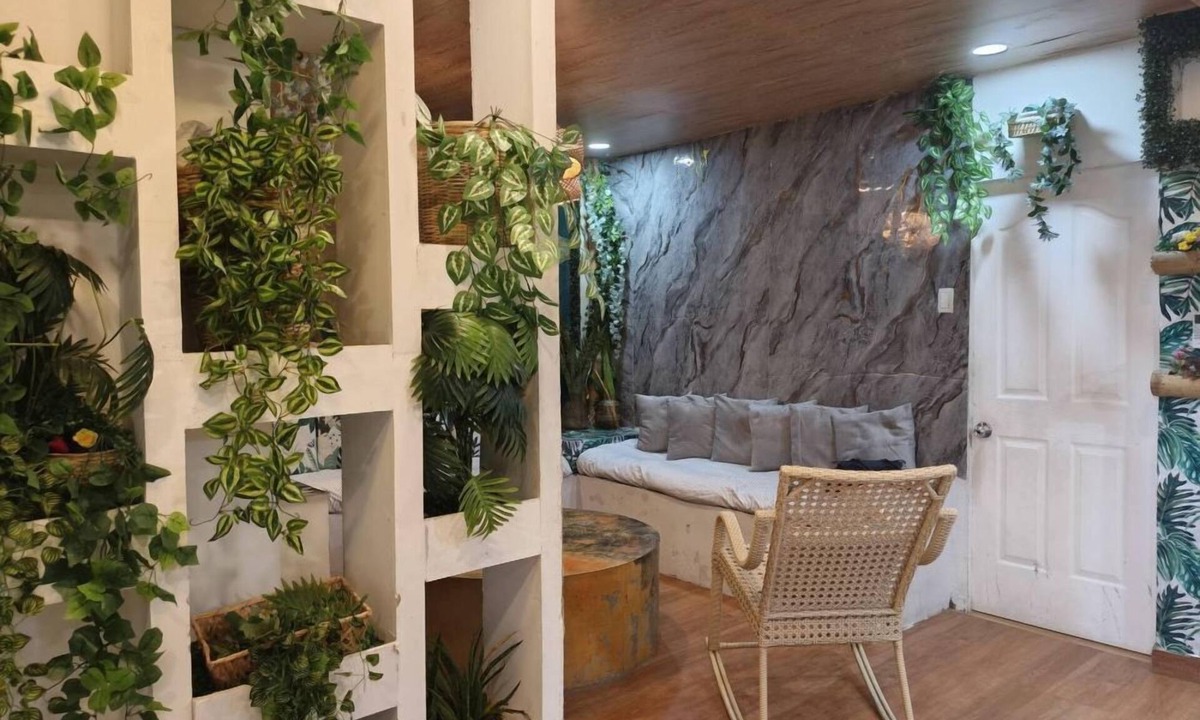 Bacolod House | Charming House with Private Pool