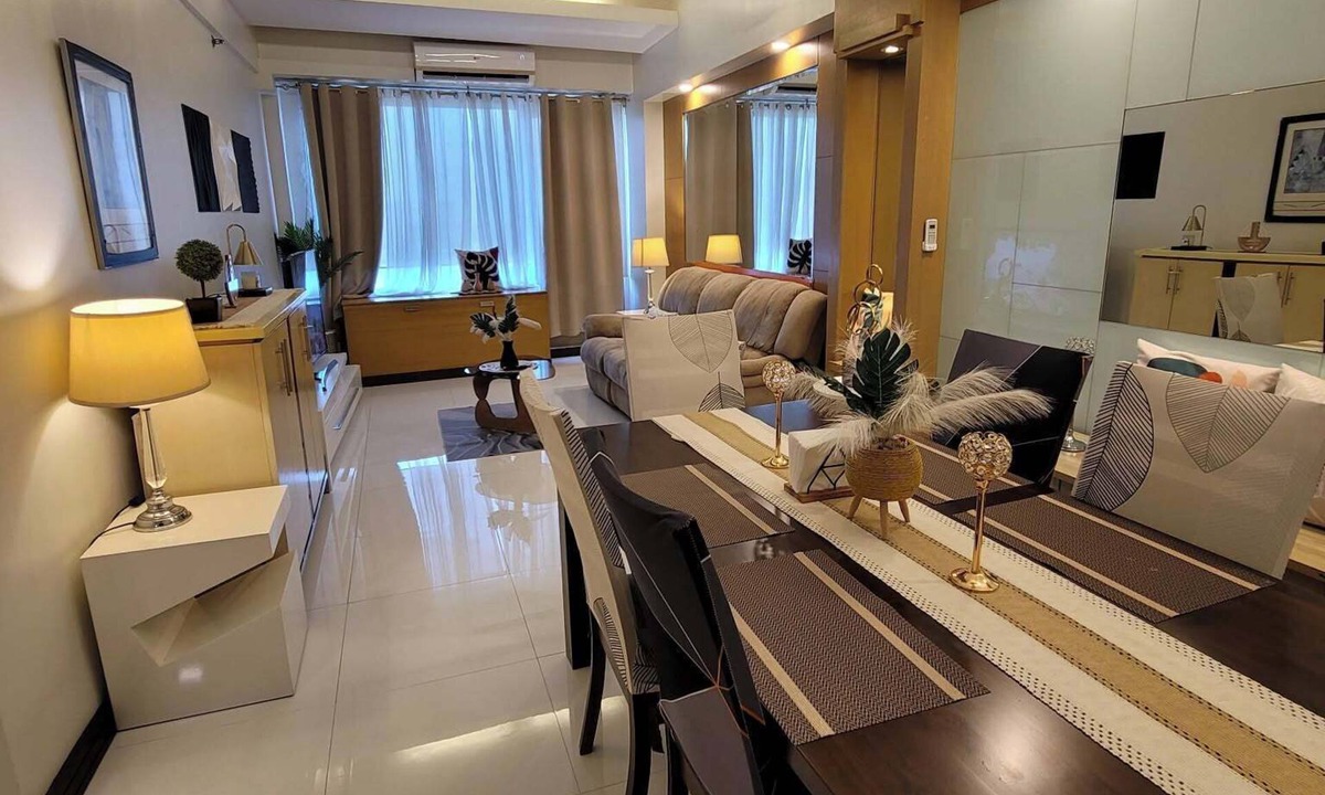 Bagumbayan Apartment | Classy condo unit a few steps to Eastwood Mall