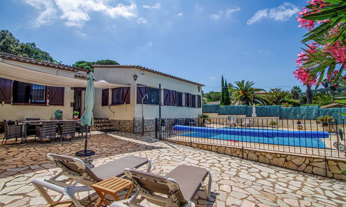 Calonge Villa | Club Villamar - Nice villa with airco, wifi, fenced private swimming pool nearby Calonge