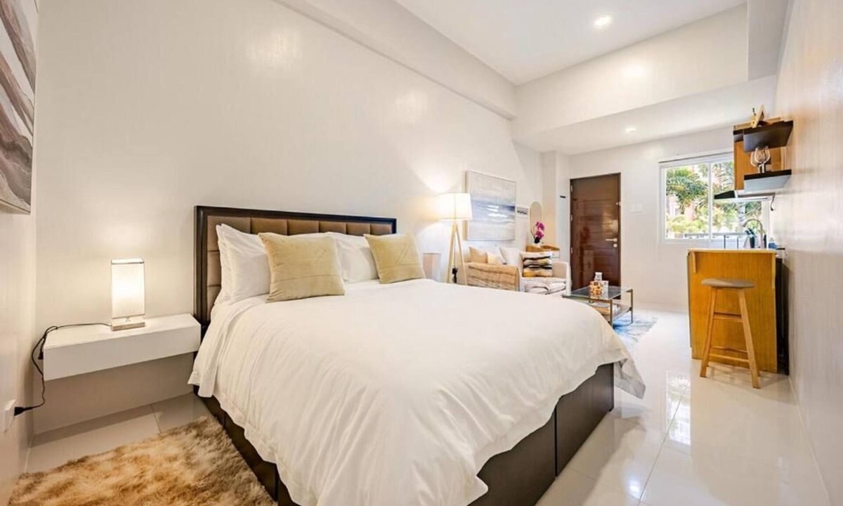 Basak Apartment | Comfortable, Cozy Studio Unit with pool and garden view and 15 mins to airport