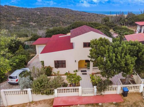 Paradera Villa | Country Hill Villa with Stunning Views