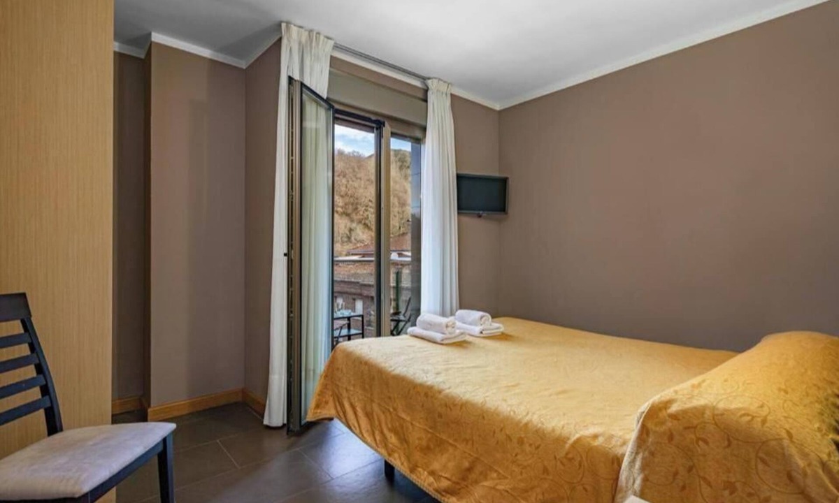 Cangas de Onis Apartment | Cueto Spa 1 Bedroom Apartment for 2 Adults and 1 Child in Cangas de Onís