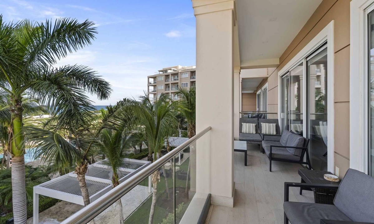 Oranjestad-West Condo | Eagle Beach - Serenity by the Sea 3BR condo - LV301