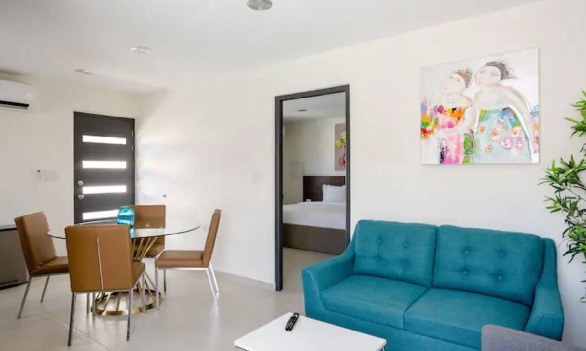 Gold Coast Apartment | Emerald 1BR APT -#E1 in Noord-Sleeps 2