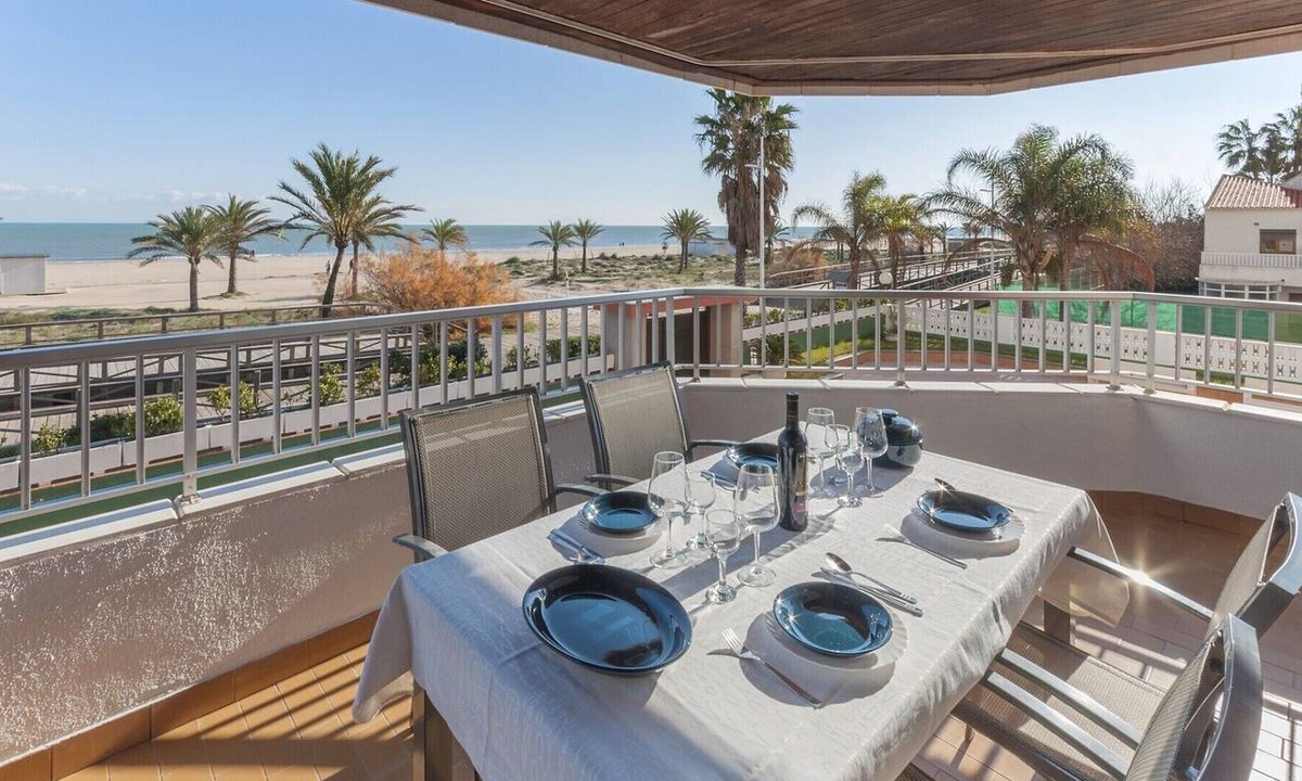 Playa de Gandia Apartment | Fabulous beach condo for a great vacation. Sea views! - Only families