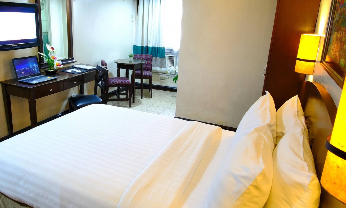 Santa Cruz Hotel | Fersal Hotel Manila