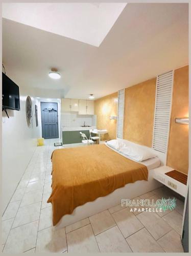 Moonwalk Apartment | Frank Lloyd Apartelle