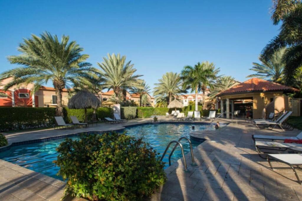 Gold Coast Apartment | Gated Community Close to Famous Beaches
