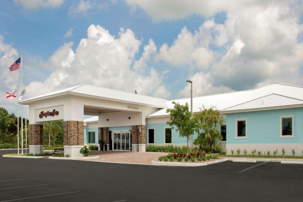 Marathon Hotel | Hampton Inn Marathon - Florida Keys