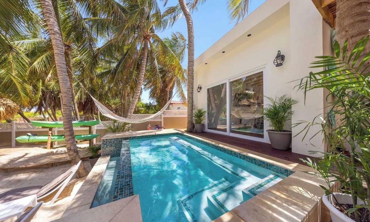 Pos Chiquito House | Hideaway Aruba: Private Villa with Jacuzzi