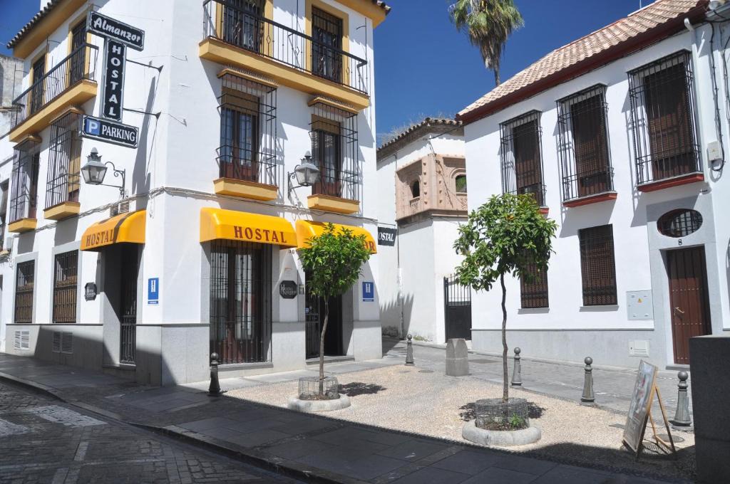 La Catedral House | Hostal Almanzor