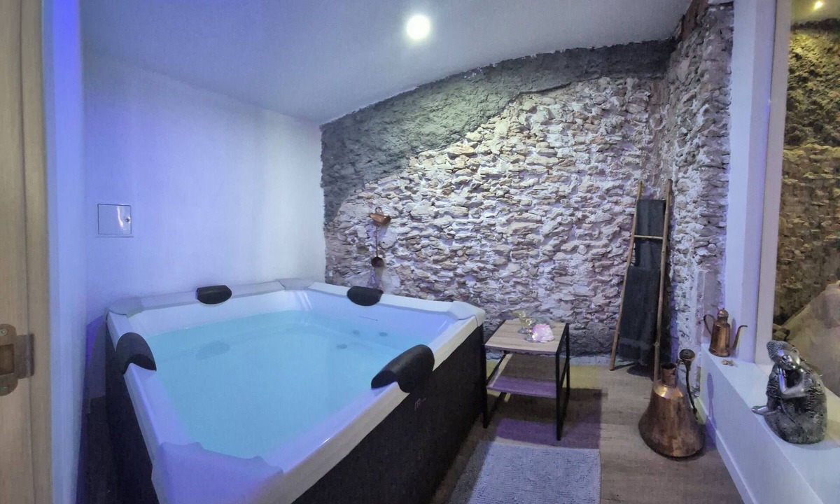 Benissuera House | Jacuzzi privada, apartamento tranquilo en Benisuera cerca Xàtiva y Gandía