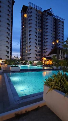 Basak House | Kai's Luxe Balcony Suite at Royal Oceancrest Mactan