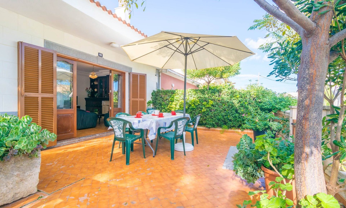 Can Picafort House | LOS GERANIOS - Villa with terrace and free wifi in Can Picafort