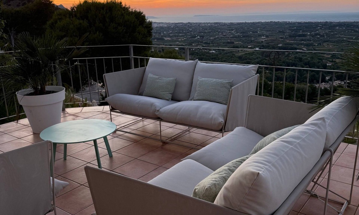 Pedreguer Villa | 'Luxury Villa in La Sella' with Mountain & Sea View, Pool, Wi-Fi, A/C, Terraces & Garden