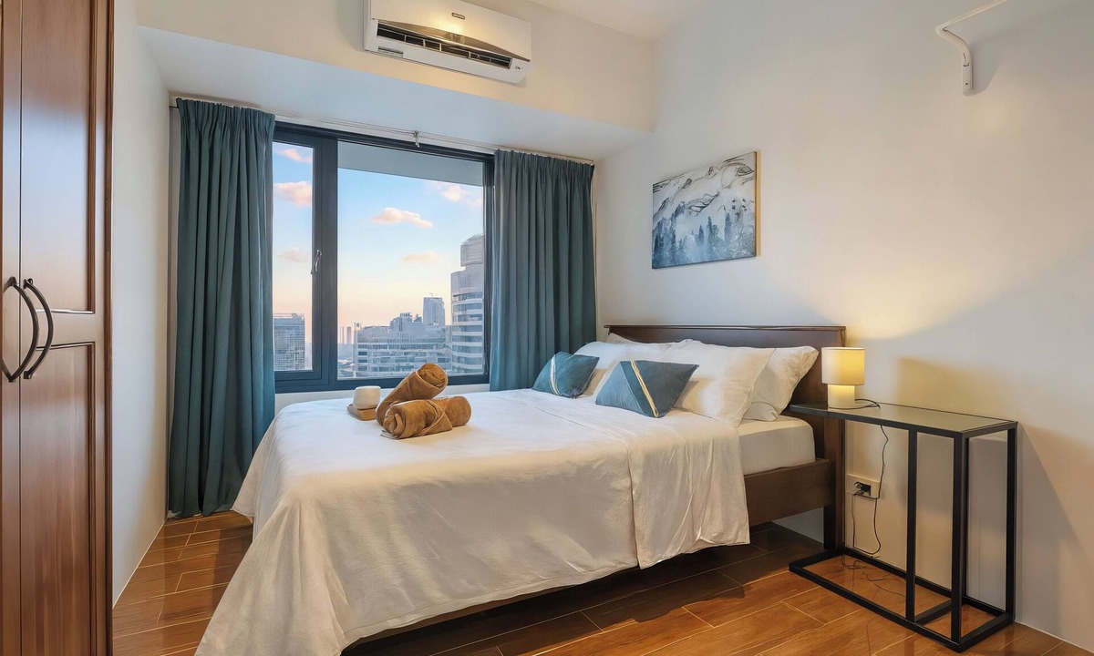 San Antonio Condo | Makati 1BR with Skyline View at Air Residences