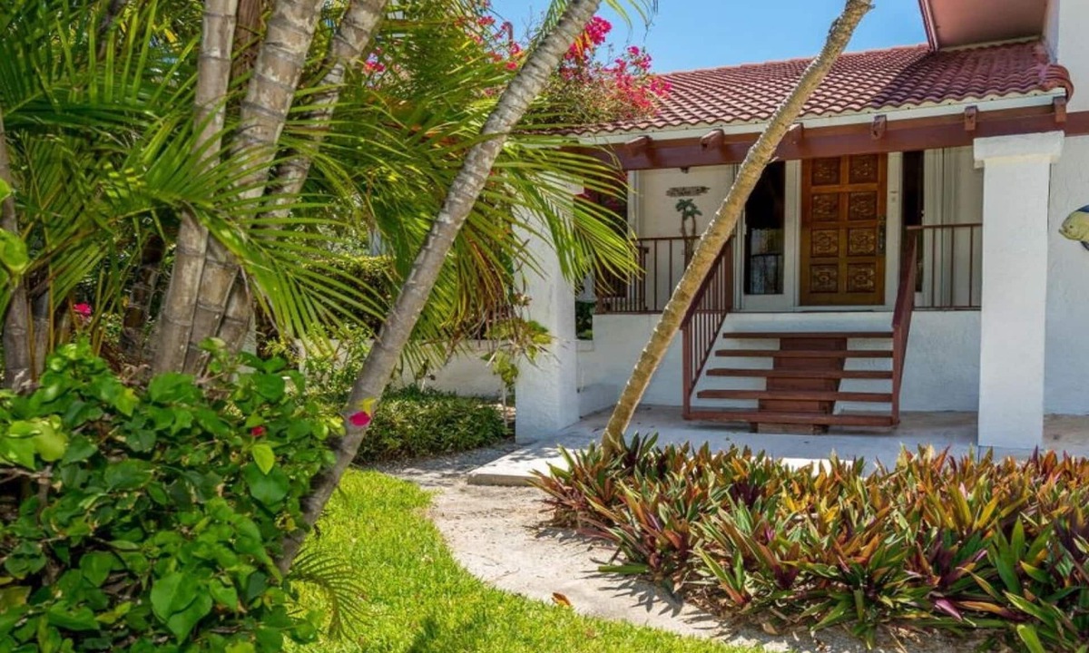 Marathon House | March Availability, Beach, 70 ft Dock - Marathon VACA-23-16 Entire House