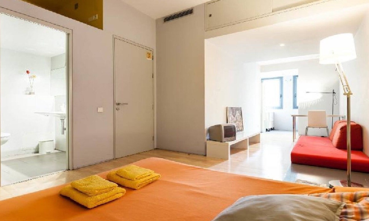Sant Pere Apartment | Minimalist neoclassical Suite-Studio apartment in heart city center! WI-FI Free