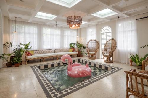 Bagong Lipunan Ng Crame Apartment | MiraNamin Nest LIRYO and LANTANA - Luxury Residence in Unique Historic Home - Indoor Plunge Pool, Self-Service Breakfast, Garden View, Rooftop, Private Kitchen