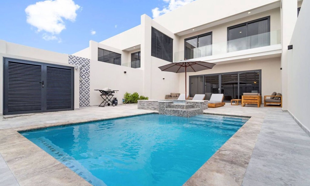 Malmok Villa | NEW Lux 4BR Villa w/Private Pool & Walk to Beach