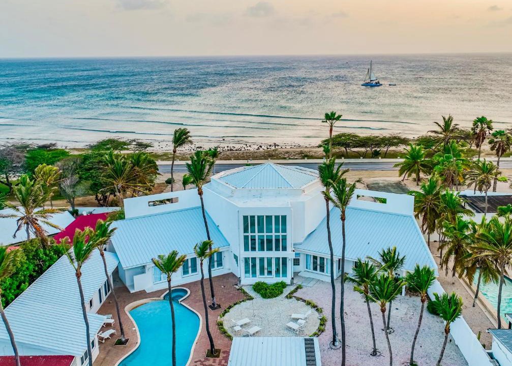 Malmok Villa | Ocean front 8-Bedroom 7-Bath Sunset views MALMOK!