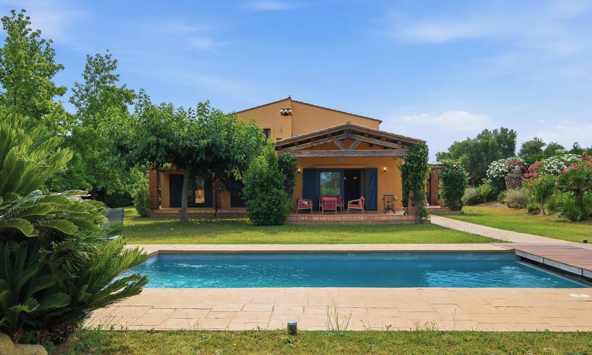 Perelada Villa | Peralada Pearl: where vacations become tradition.