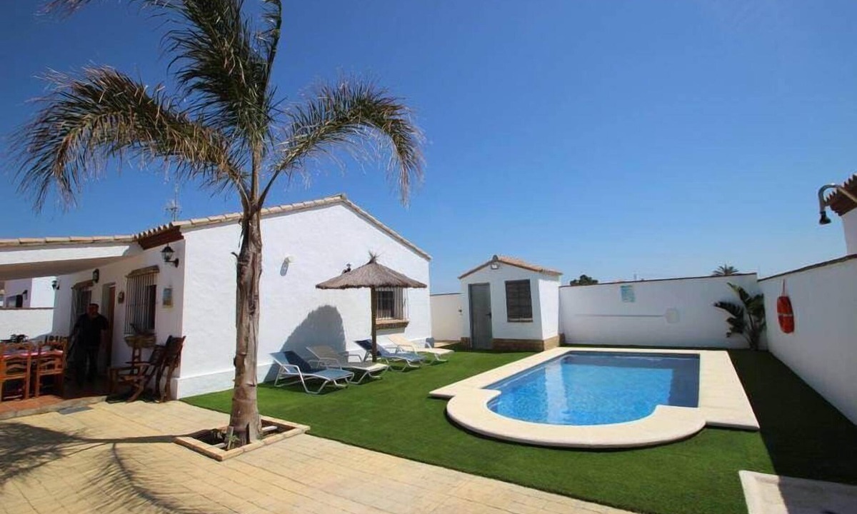 Campano House | Private pool, covered furnished terrace, beautiful beaches within 5 minutes by car, air conditioning - Casa Pablo -