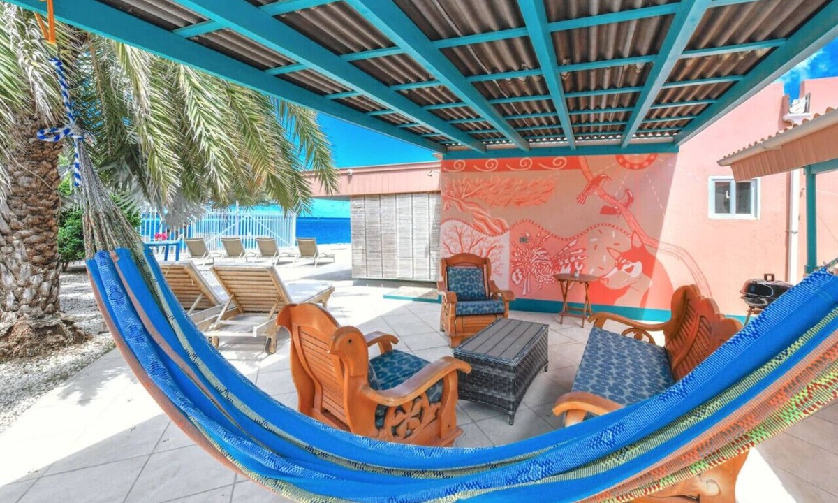 De Bruynewijk Villa | Romantic Beachfront One-Bedroom Villa