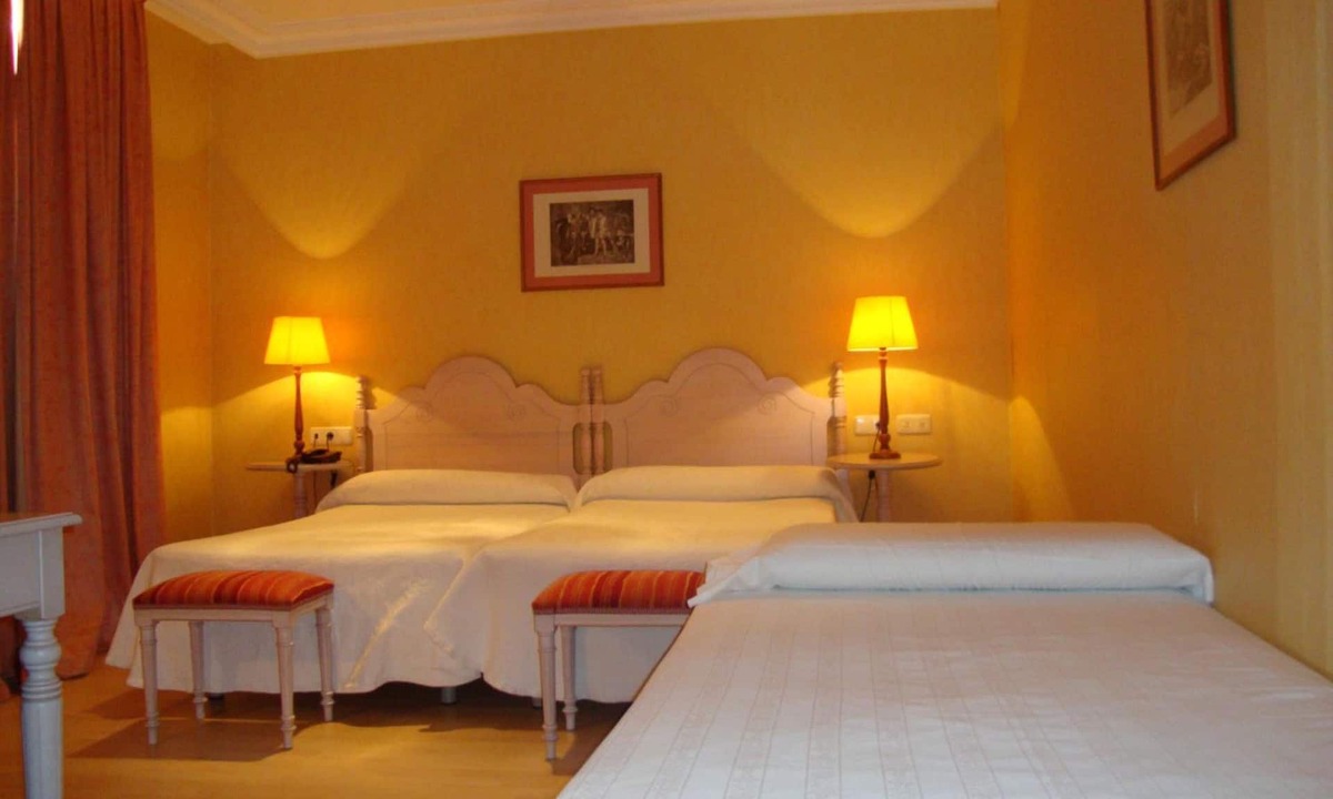 Navarrete Hotel | San Camilo