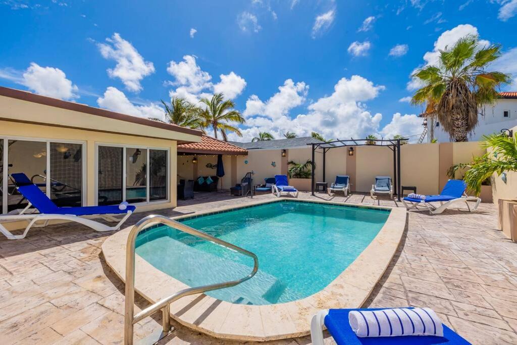 Palm Beach Apartment | Serene 4BR Palm Beach Villa Beach Rose by Bocobay