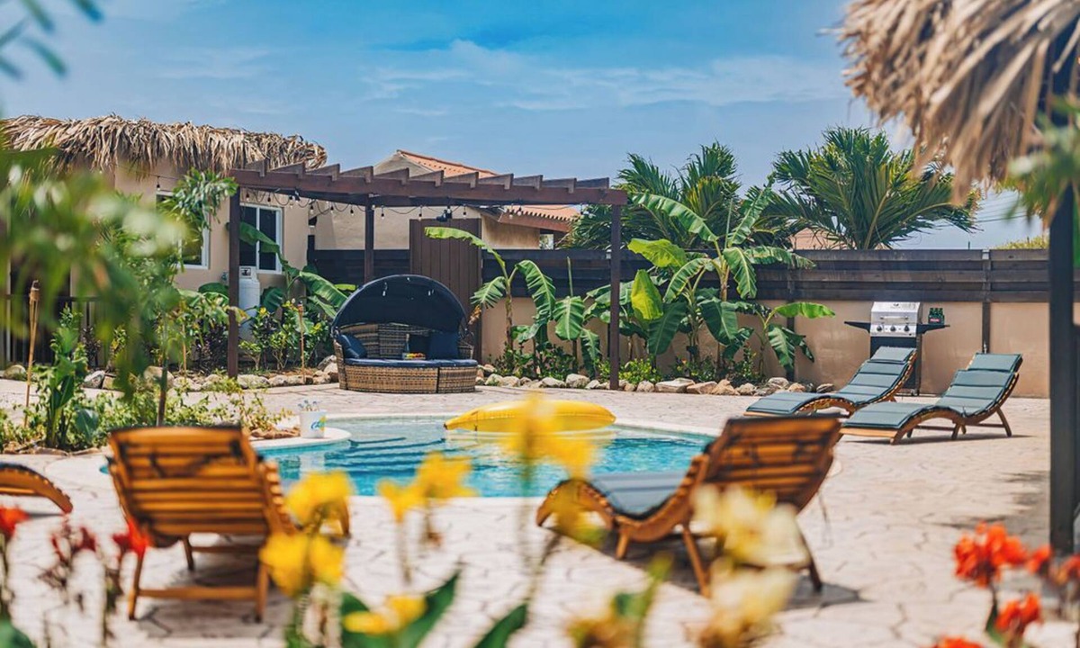 Kudawecha House | Sol Vista Estate - Private Poolside Oasis by LUCHA