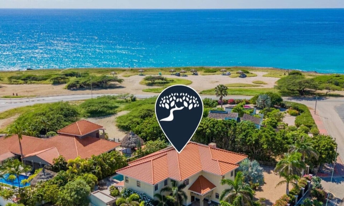 Malmok Villa | Spacious 5BR w/Private Pool & Coastal Charm at Seaside Beach House by Bocobay