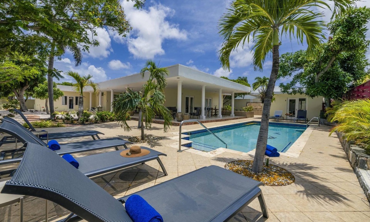 Oranjestad Villa | Spacious 5BR4.5BA w/Pool @ DownTown I Close2Beach